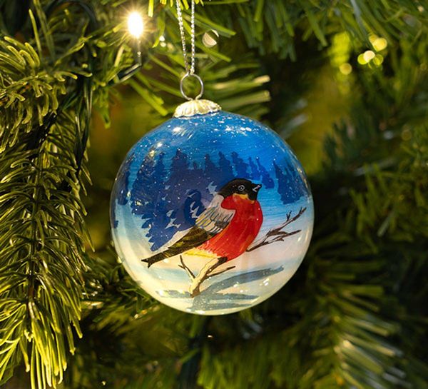 Hovedbilde Julekule, håndmalt Dompap på kvist