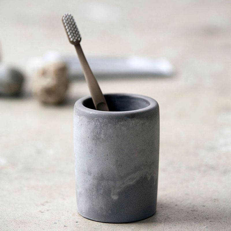 Tannbørsteholder Cement fra House Doctor