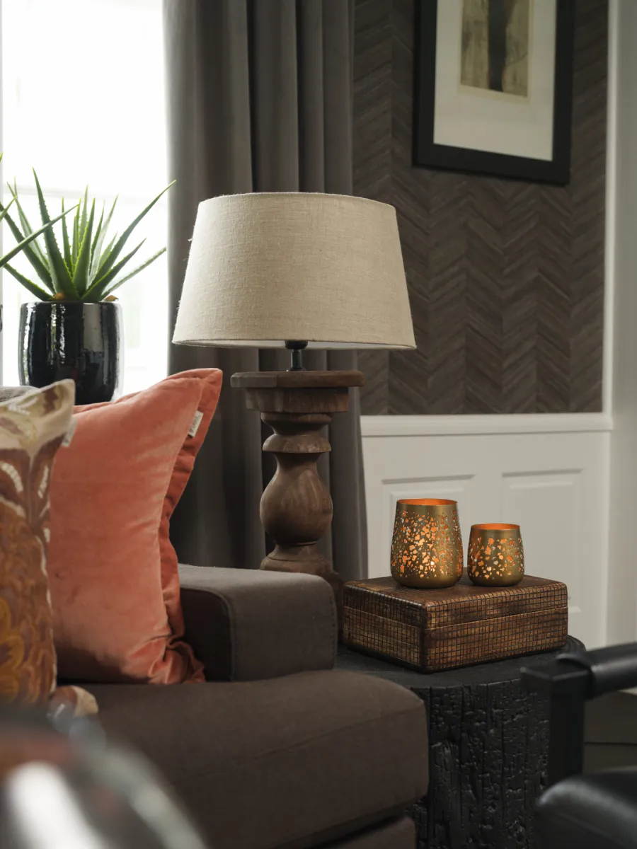 Lama Vaals bordlampe kubbe i mørkt tre